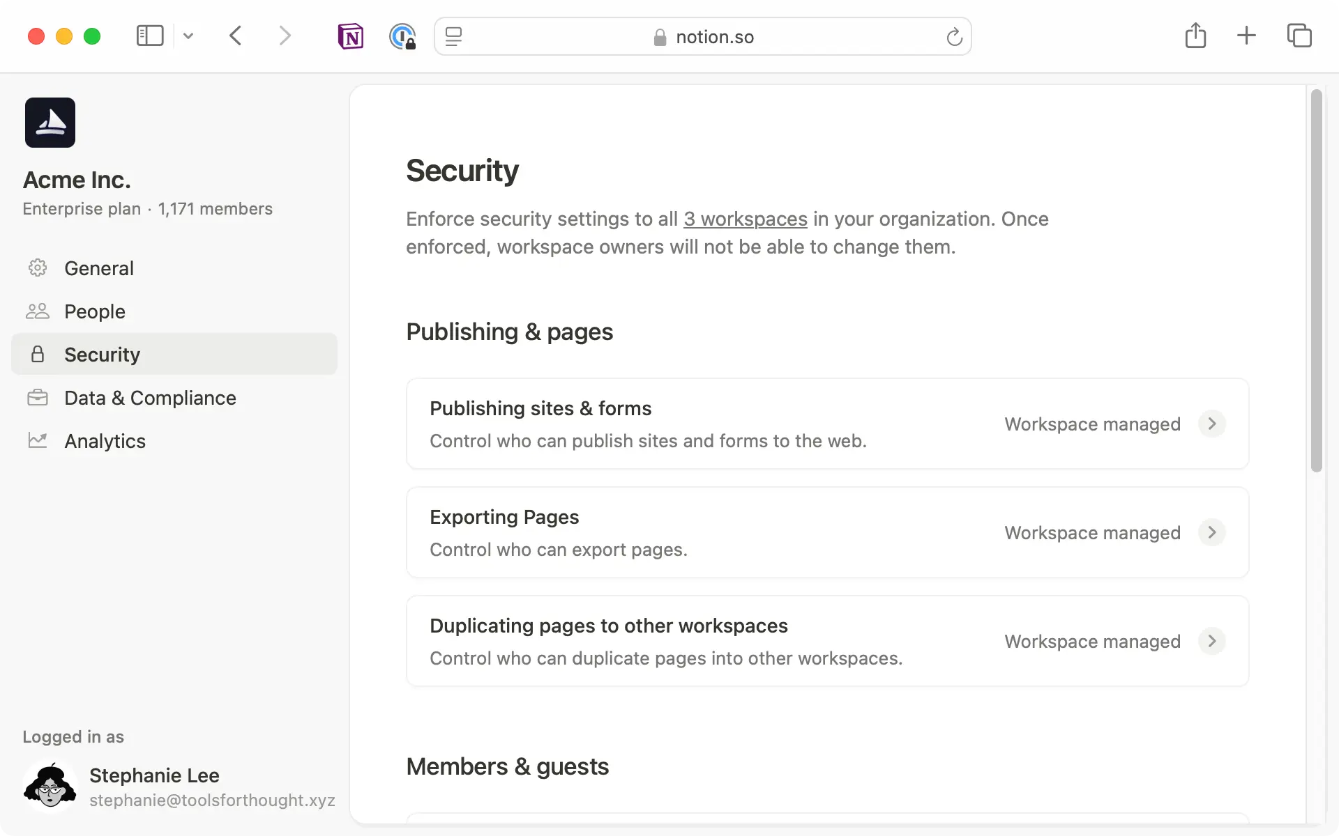 Gestiona la configuración de seguridad, como la publicación de páginas, los miembros, los invitados y las integraciones, todo desde la pestaña Seguridad.